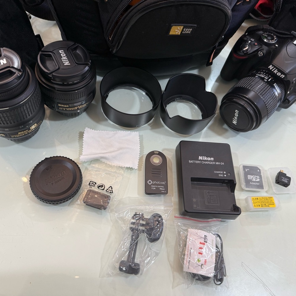 Nikon Black DSLR Camera Kit